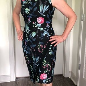 Excellent used condition. Tommy Hilfiger floral design dress.